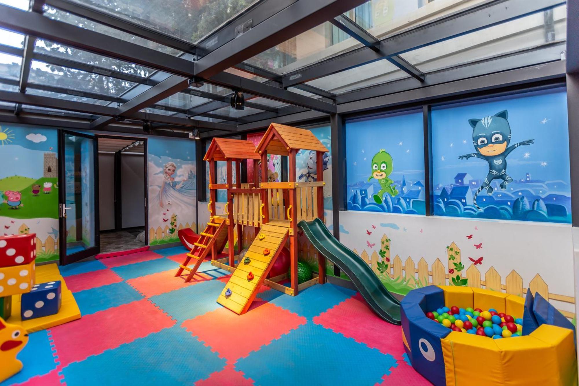 Ivy Garden Hotel Baku Exterior photo Kids Club at the hotel