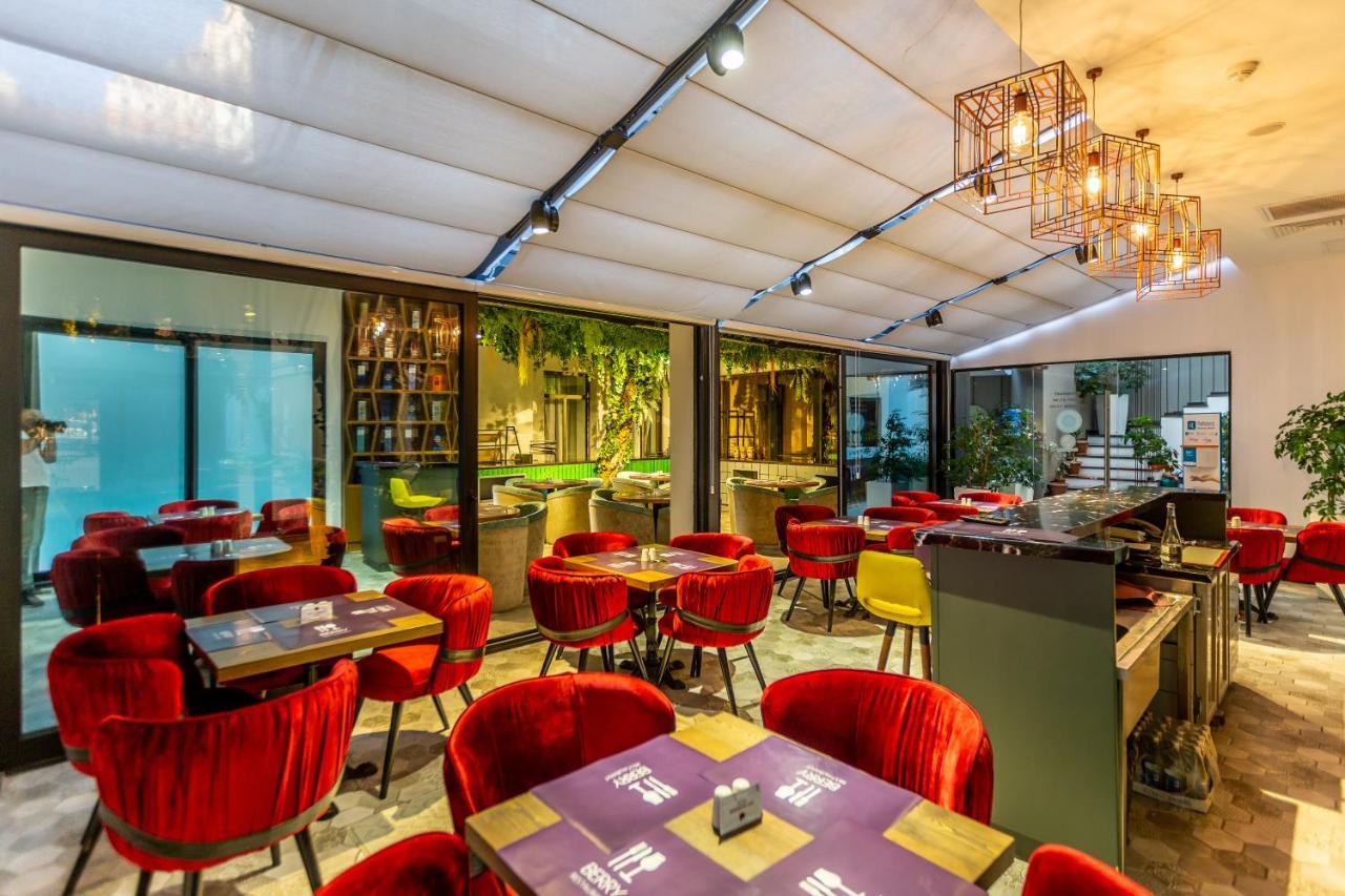 Ivy Garden Hotel Baku Exterior photo Restaurant