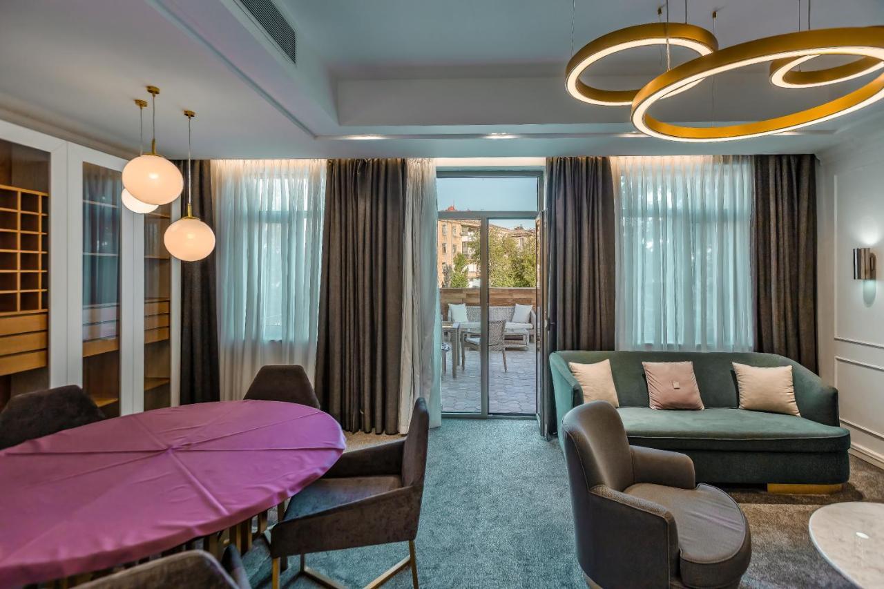 Ivy Garden Hotel Baku Exterior photo A suite at the hotel