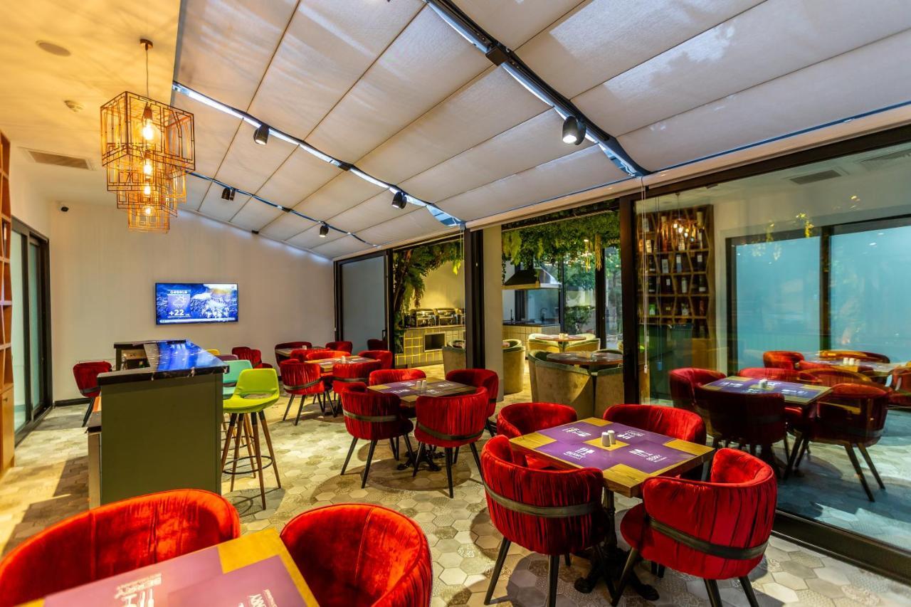 Ivy Garden Hotel Baku Exterior photo The interior of the restaurant