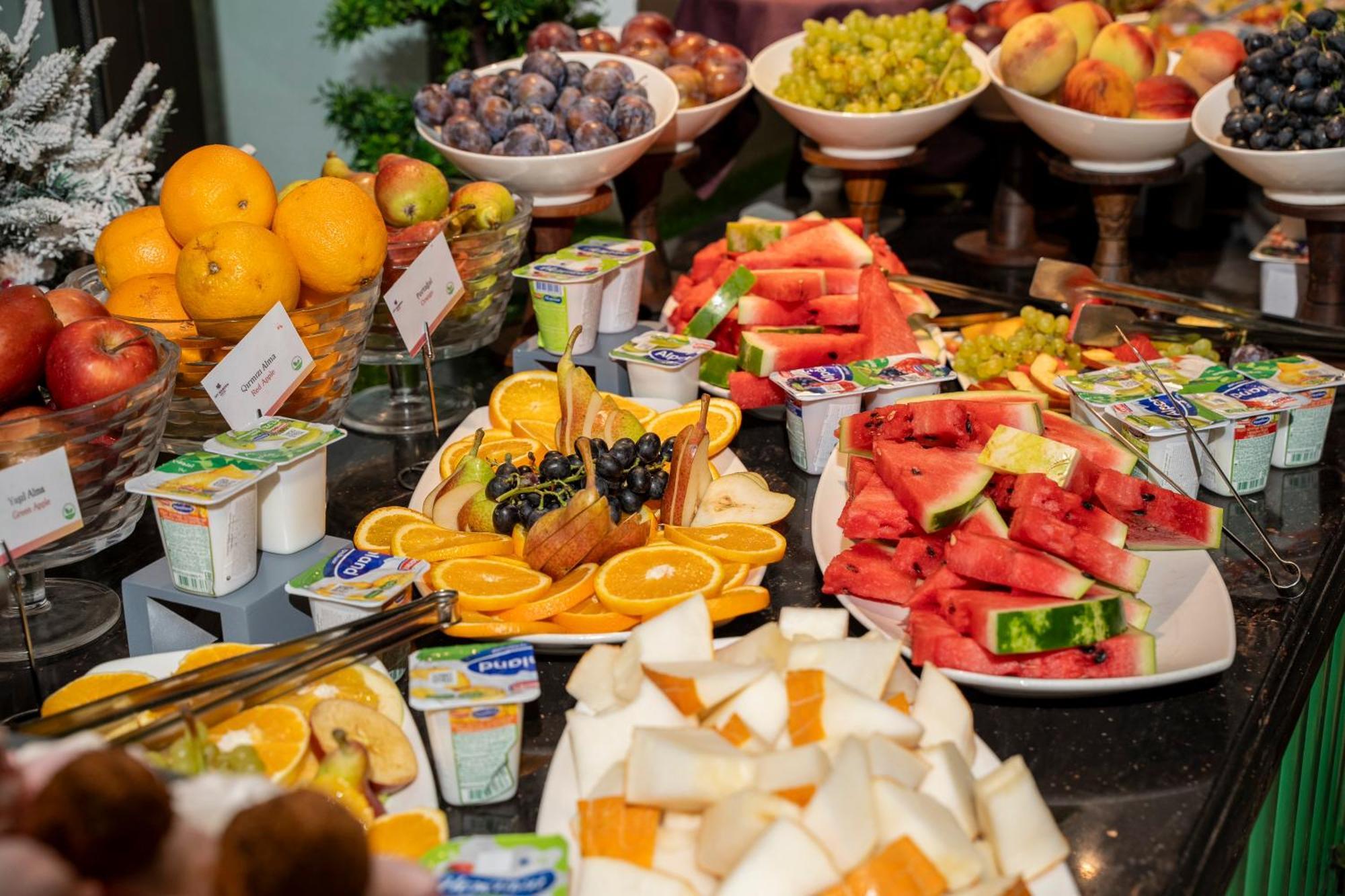Ivy Garden Hotel Baku Exterior photo A fruit salad